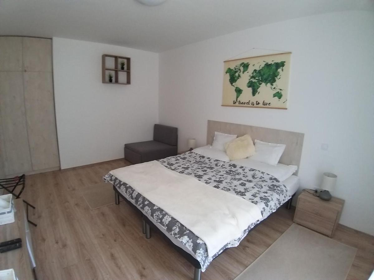 Helios Apartman Szegedアパートメント エクステリア 写真